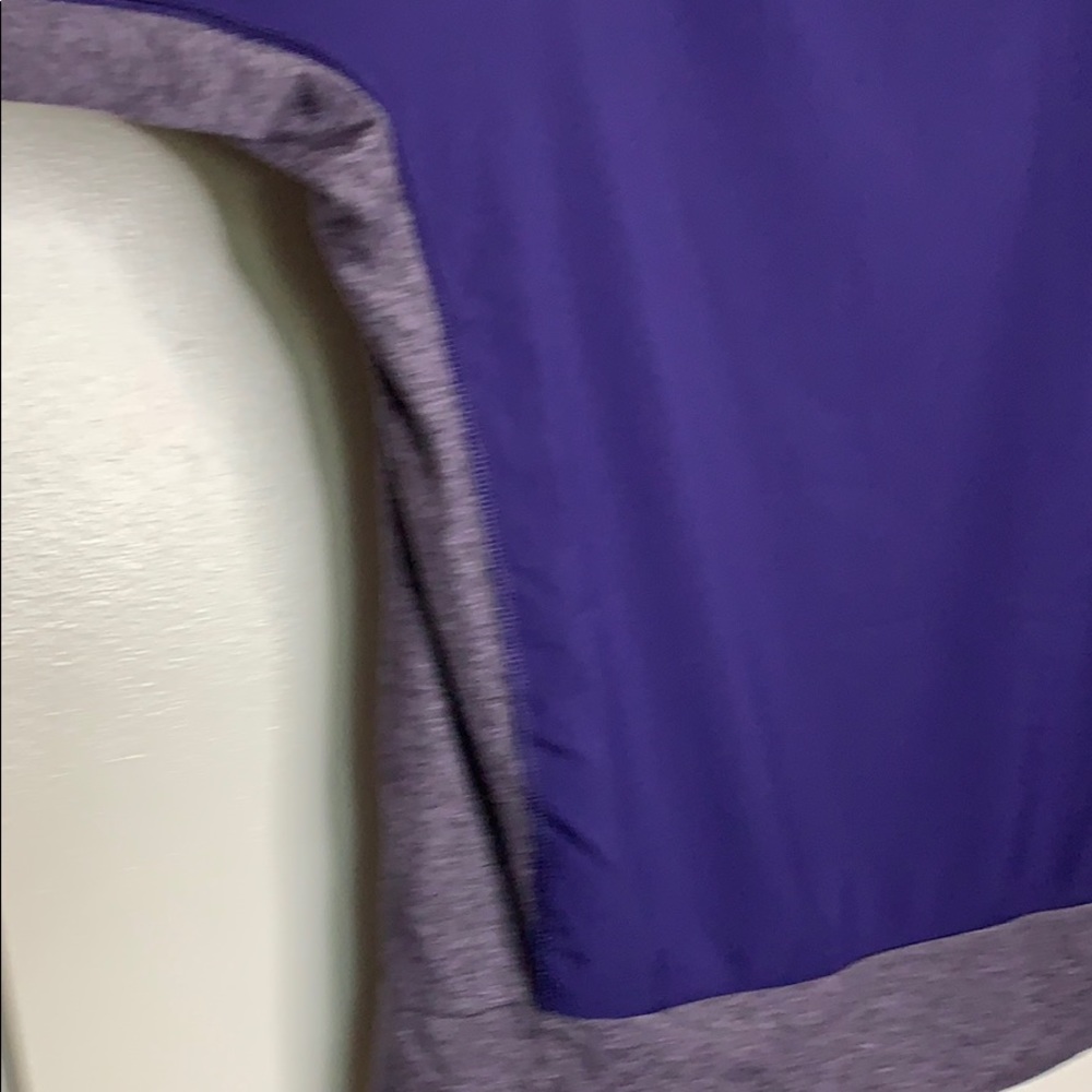 Nike Dri-Fit Long Dolman Sleeve Workout Top - Picture 11 of 15